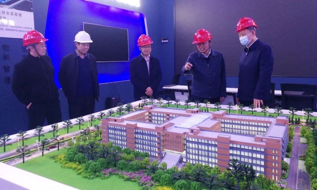 晋中市委书记吴俊清在山西建投三建集团承建的山西农业大学新建综合实验楼尊龙凯时项目调研