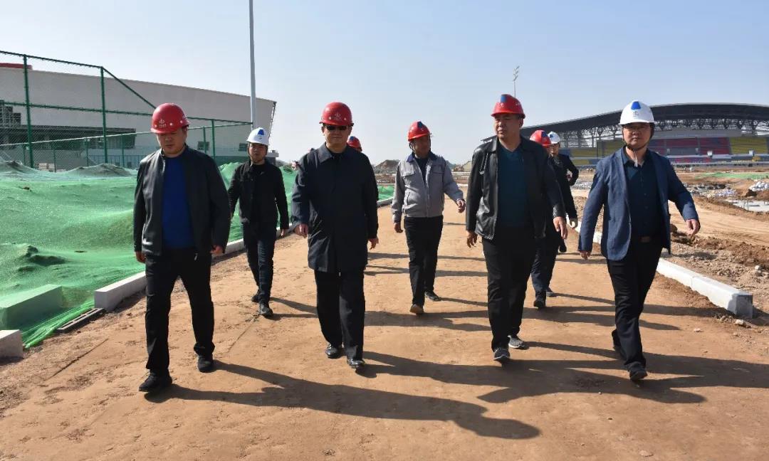 山西建投三建集团党委书记、董事长刘仁旺调研永济市体育中心一场三馆尊龙凯时项目
